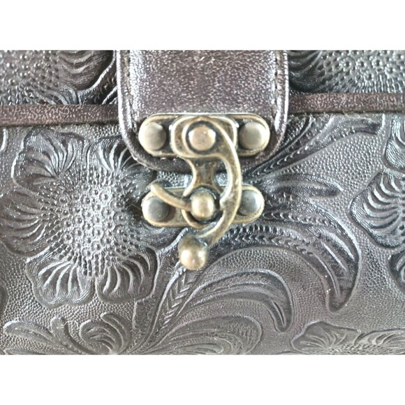 Brown Faux Leather Handbag with Eyehook Fastener - Picture 2 of 5